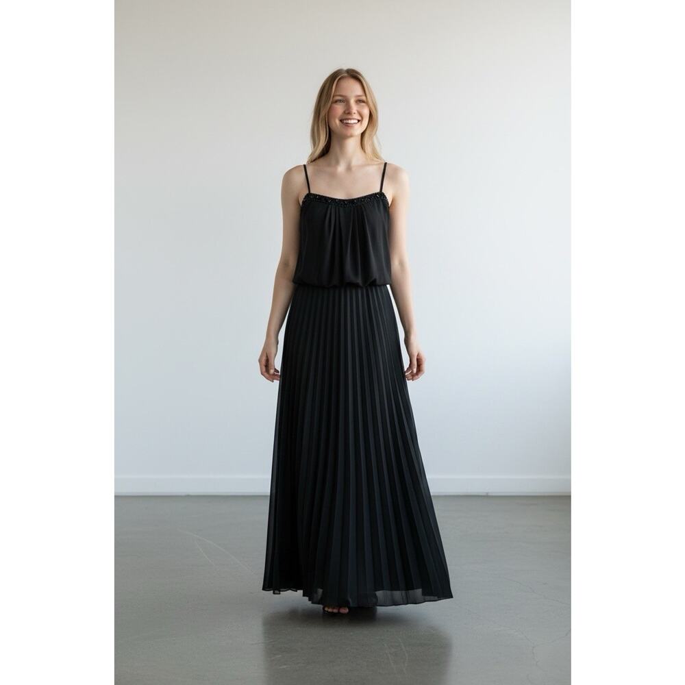 BISOU BISOU Long Dress Perfect For Casual Night Or Formal Event Size 2